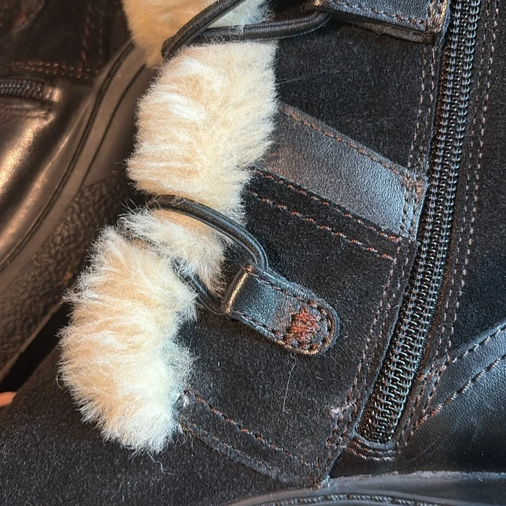 Clarks Suede Leather Faux Fur Trim Comfort Ankle Boot Booties, Women 8M Black